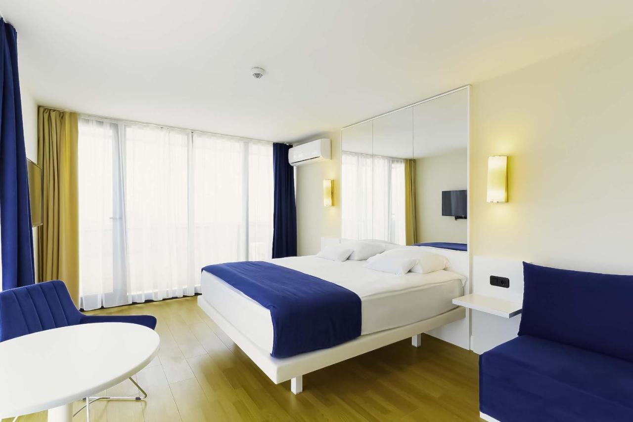 Elegance Sea View Aparthotel In Orbi City Batumi Zewnętrze zdjęcie