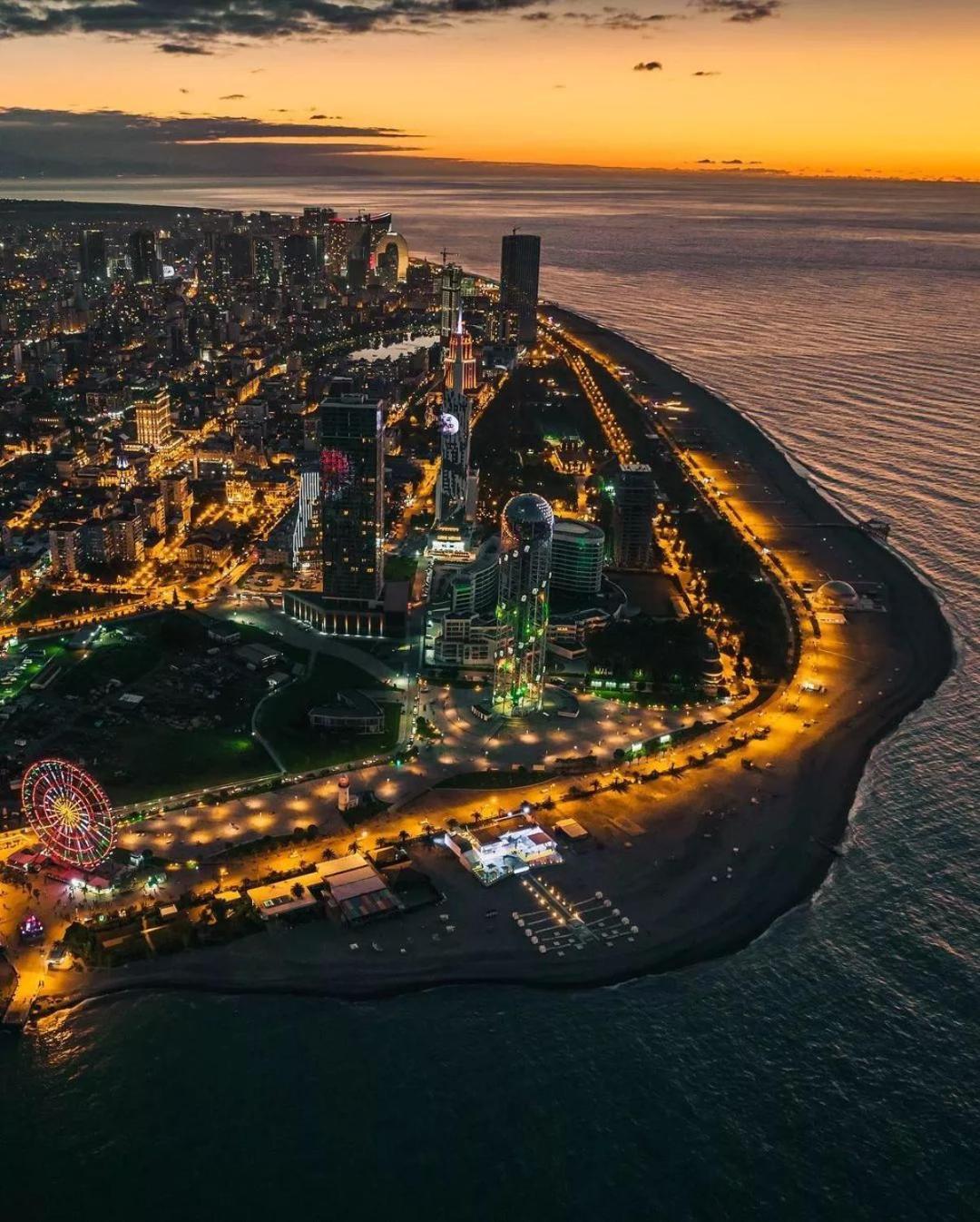 Elegance Sea View Aparthotel In Orbi City Batumi Zewnętrze zdjęcie