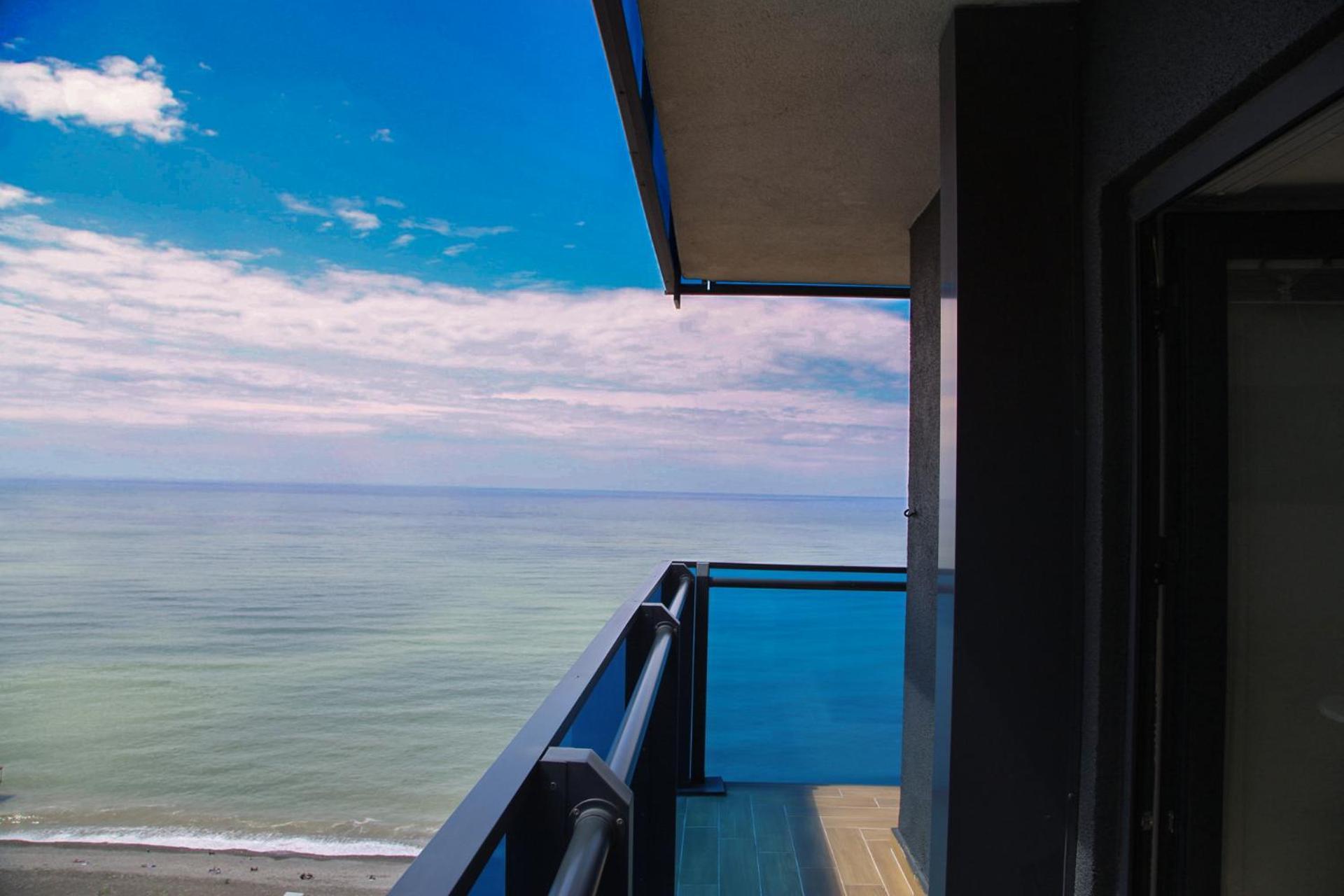 Elegance Sea View Aparthotel In Orbi City Batumi Zewnętrze zdjęcie